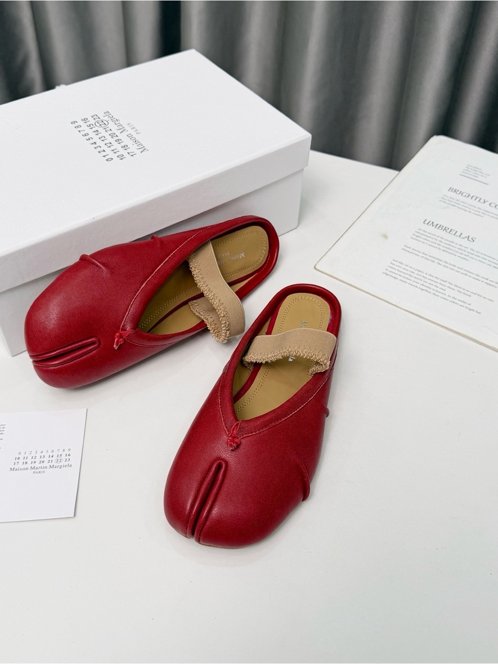 Maison Martin Margiela Red Leather Split-Toe Mules with Tan Strap - Picture 4 of 9